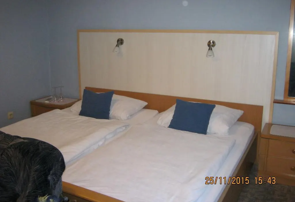 Ferienhotel Waldfrieden-1